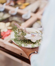 Load image into Gallery viewer, Preserved Flower Frame Workshop